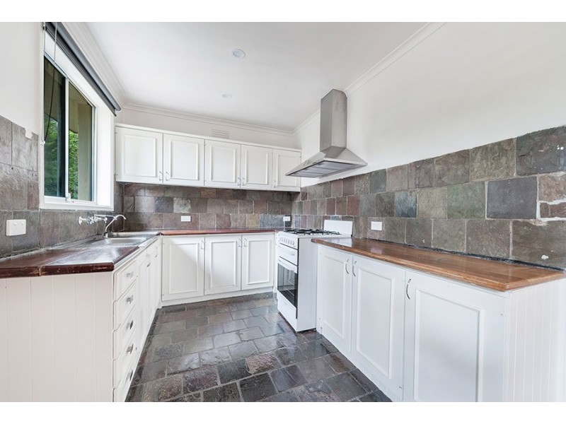 39 Katrina Drive, Gladstone Park VIC 3043