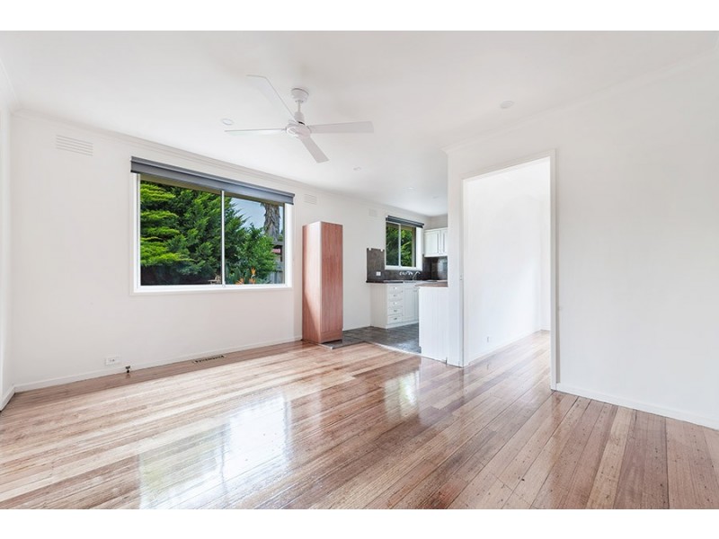 39 Katrina Drive, Gladstone Park VIC 3043