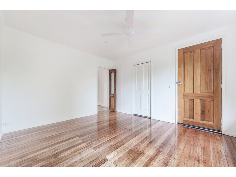 39 Katrina Drive, Gladstone Park VIC 3043