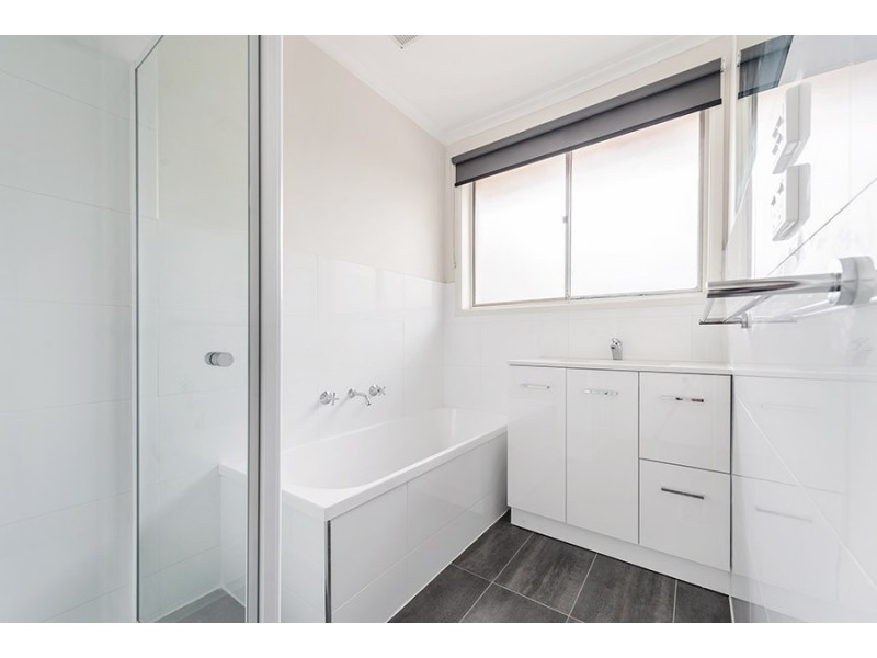 39 Katrina Drive, Gladstone Park VIC 3043