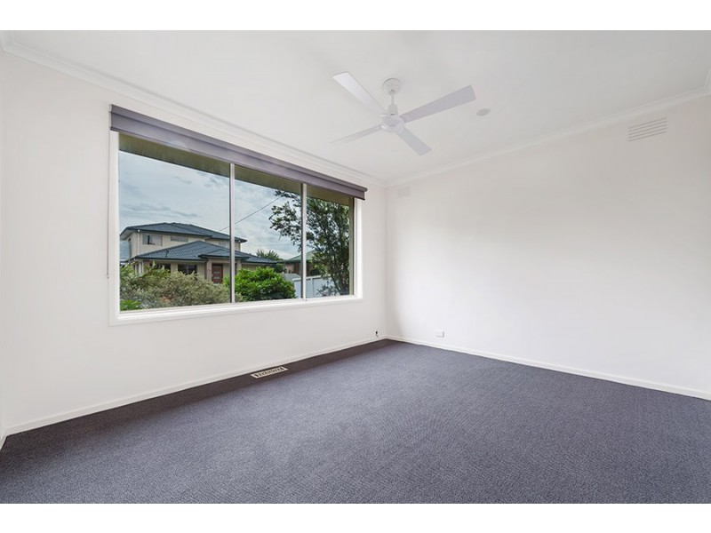 39 Katrina Drive, Gladstone Park VIC 3043