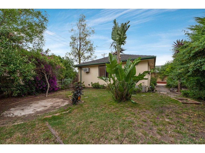 39 Katrina Drive, Gladstone Park VIC 3043