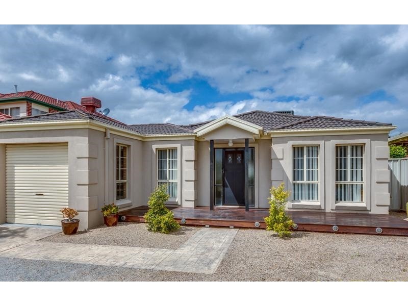 8 Birch Court, Craigieburn VIC 3064