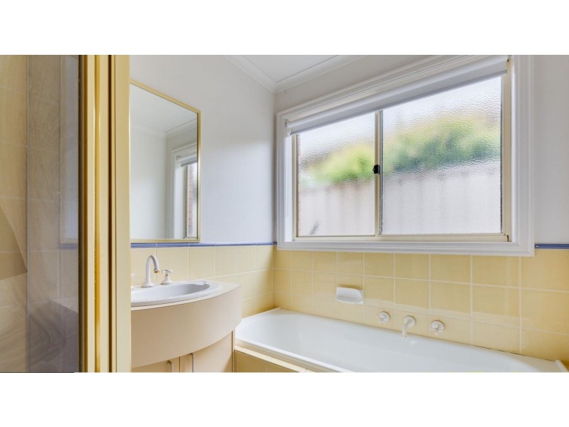 8 Birch Court, Craigieburn VIC 3064