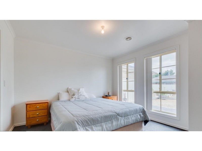 8 Birch Court, Craigieburn VIC 3064