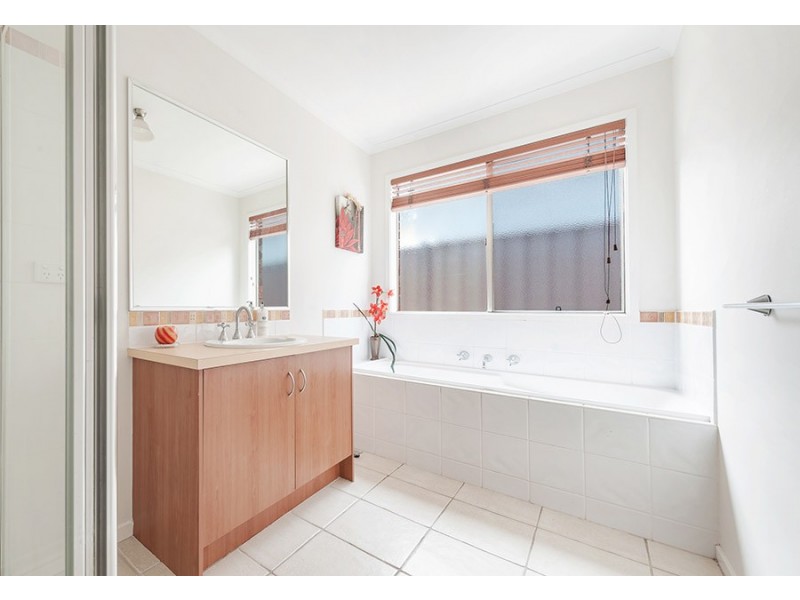 39 Bowral Loop, Craigieburn VIC 3064