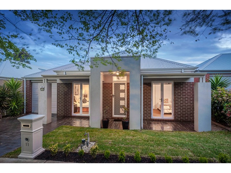 11 Royal Terrace, Craigieburn VIC 3064