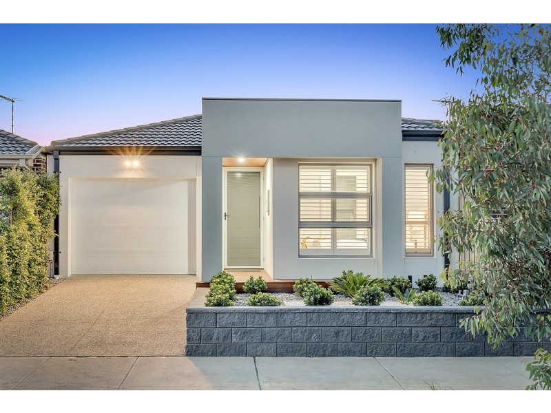 9 Delson Way, Mickleham VIC 3064