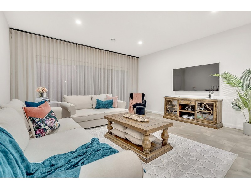 9 Delson Way, Mickleham VIC 3064