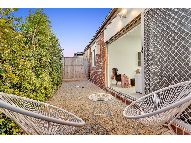 9 Delson Way, Mickleham VIC 3064