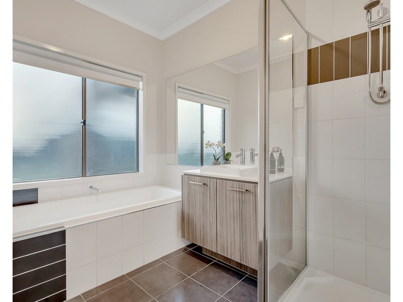 42 Northumberland Circuit, Craigieburn VIC 3064