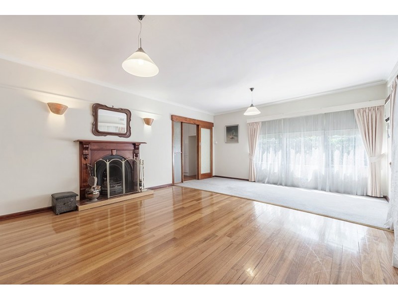 10 Esther Court, Fawkner VIC 3060