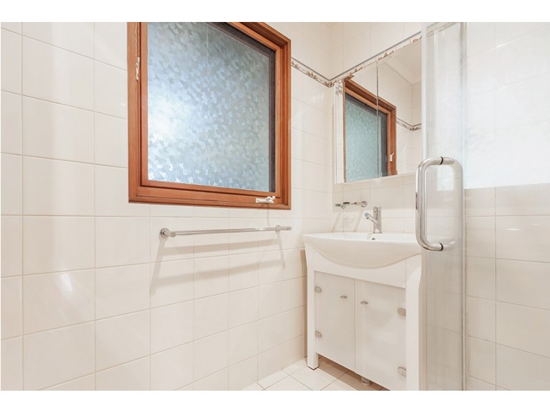 10 Esther Court, Fawkner VIC 3060