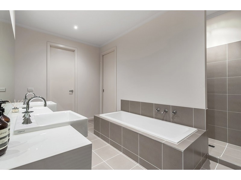 197 Central Park Avenue, Craigieburn VIC 3064