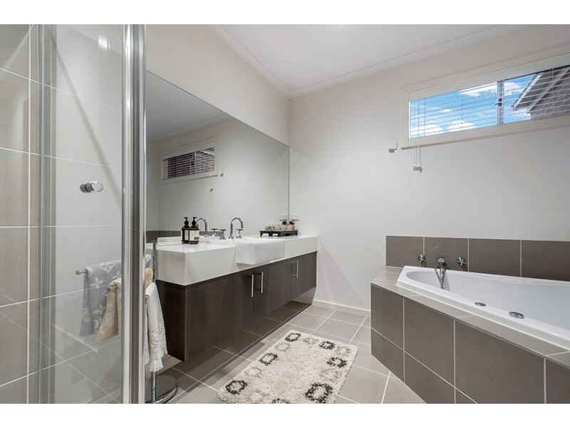 197 Central Park Avenue, Craigieburn VIC 3064