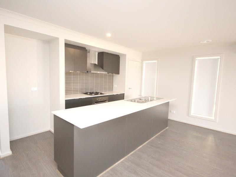 53 Yarradale Drive, Mickleham VIC 3064