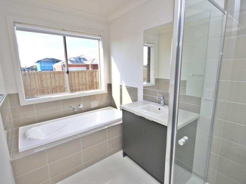 53 Yarradale Drive, Mickleham VIC 3064