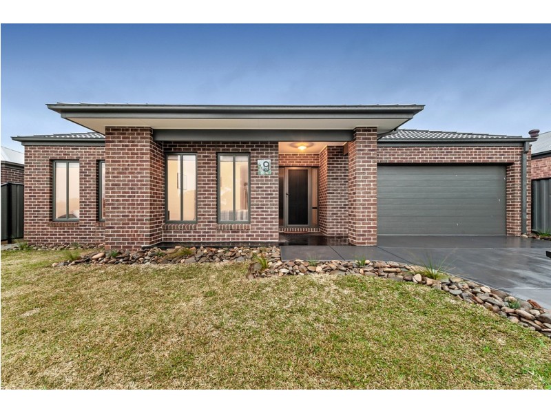9 Riverway View, Craigieburn VIC 3064