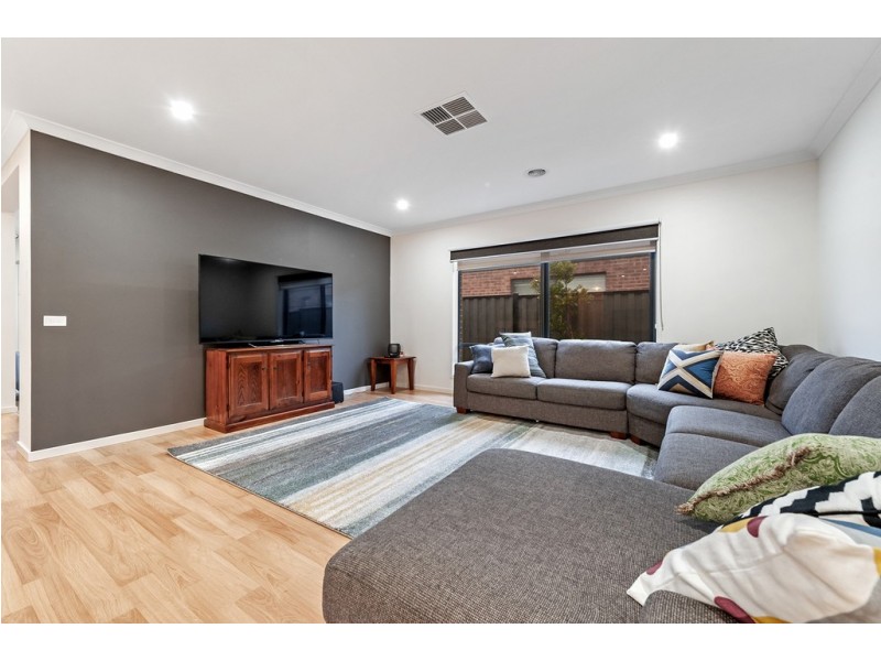 9 Riverway View, Craigieburn VIC 3064