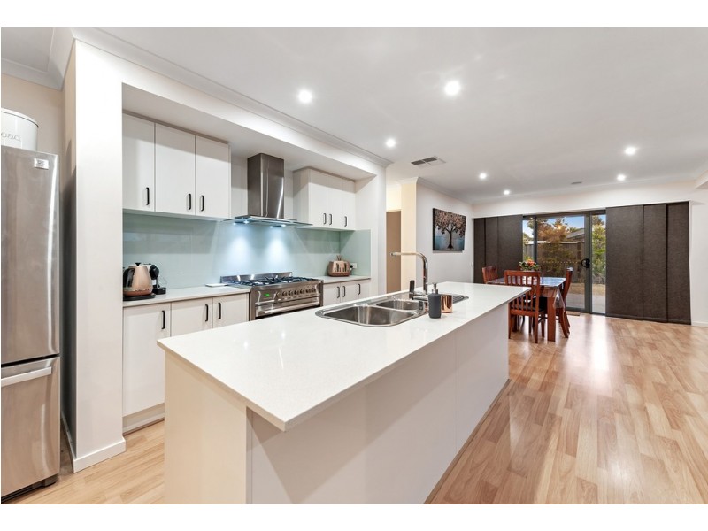9 Riverway View, Craigieburn VIC 3064