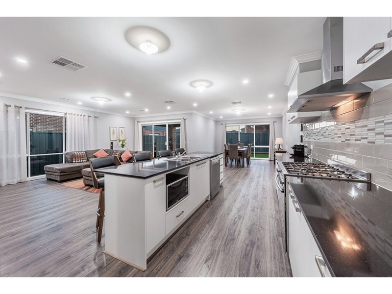 6 Vivid Way, Craigieburn VIC 3064