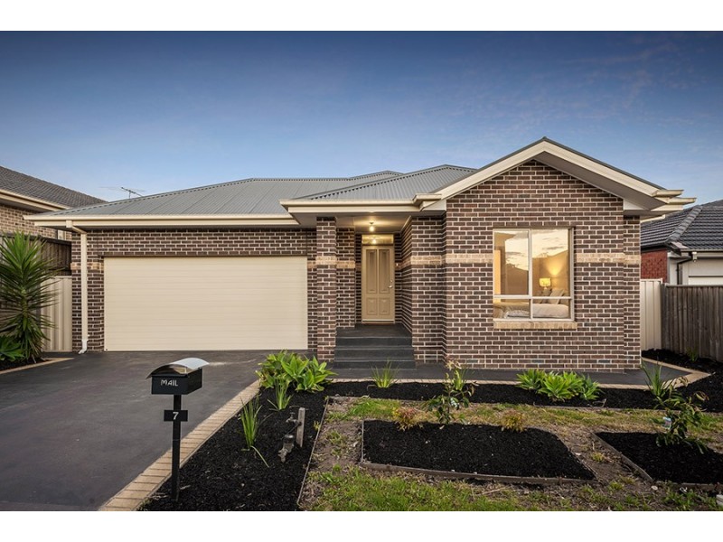 7 Beau Vista Drive, Craigieburn VIC 3064