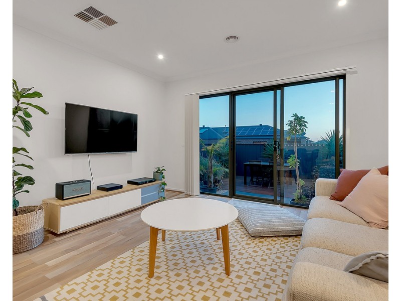 3 Kangaroo Road, Craigieburn VIC 3064