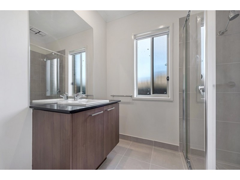 9 Kangaroo Road, Craigieburn VIC 3064