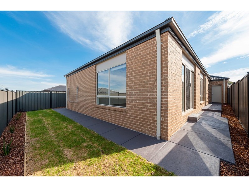 9 Kangaroo Road, Craigieburn VIC 3064