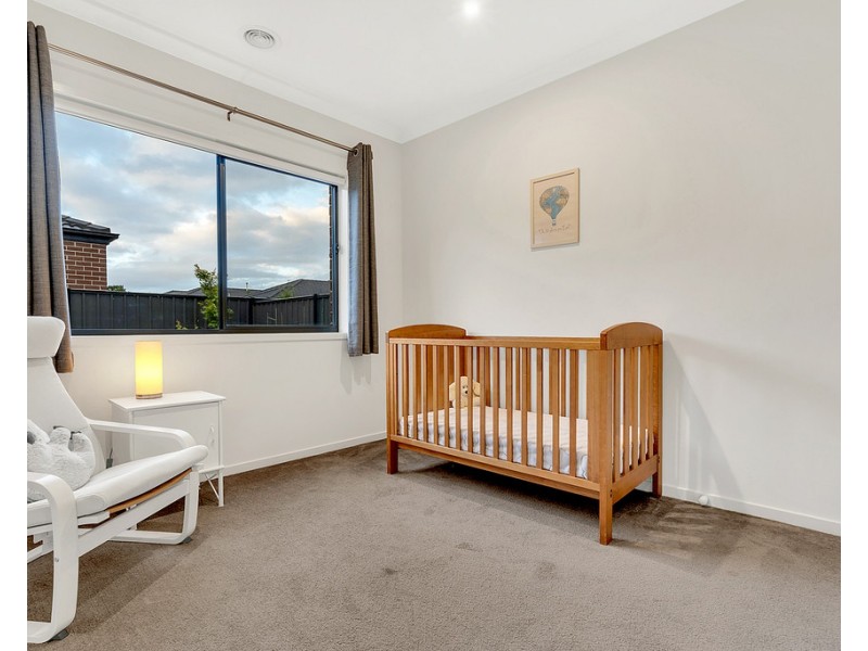 8 Kangaroo Road, Craigieburn VIC 3064