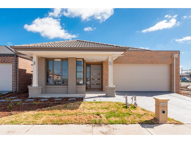 4 Kangaroo Road, Craigieburn VIC 3064