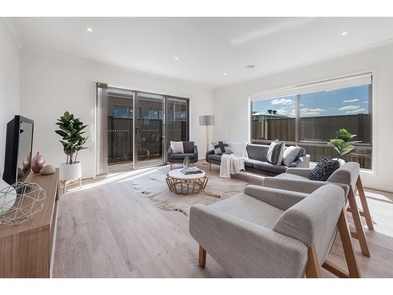 4 Kangaroo Road, Craigieburn VIC 3064