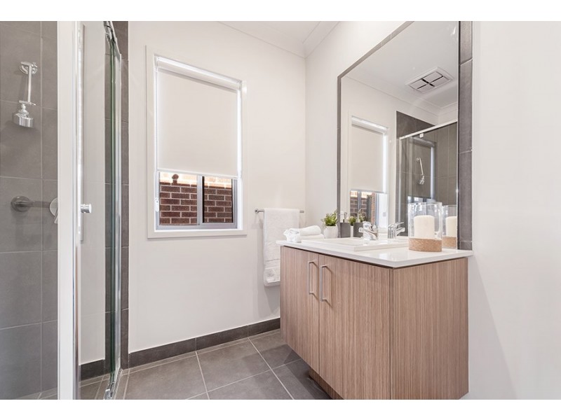 4 Kangaroo Road, Craigieburn VIC 3064