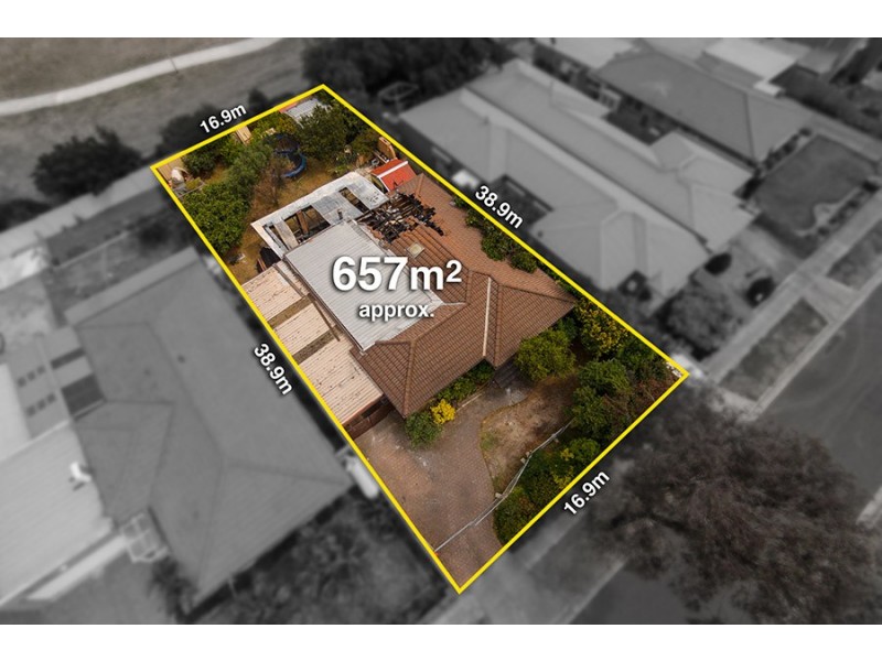 30 Bainbridge Close, Craigieburn VIC 3064