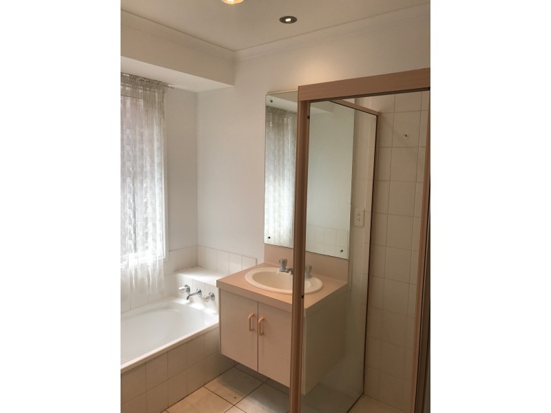 12 Silverton Court, Craigieburn VIC 3064