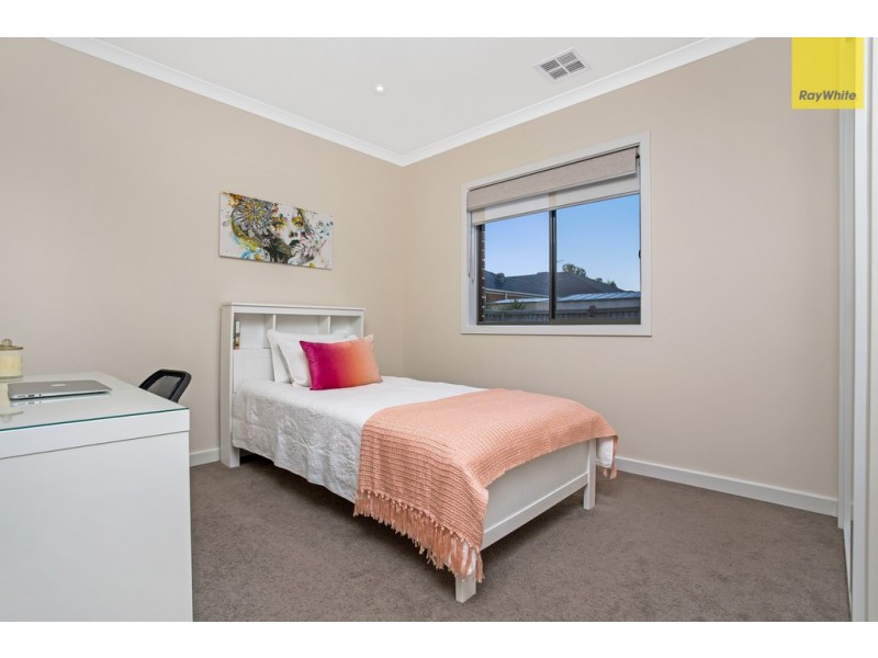 11 Aston Street, Craigieburn VIC 3064