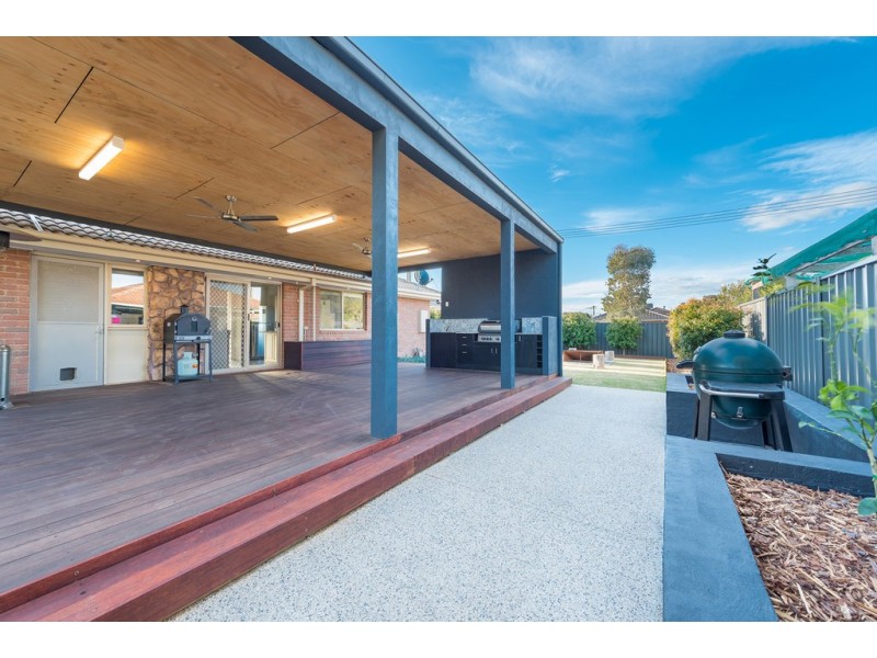 9 Farnborough Avenue, Craigieburn VIC 3064