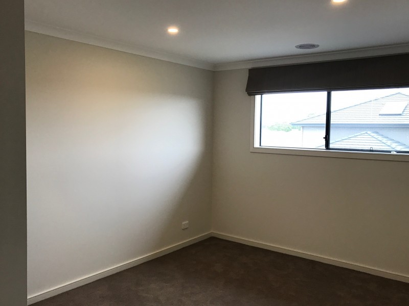 32 Lucy Crescent, Greenvale VIC 3059