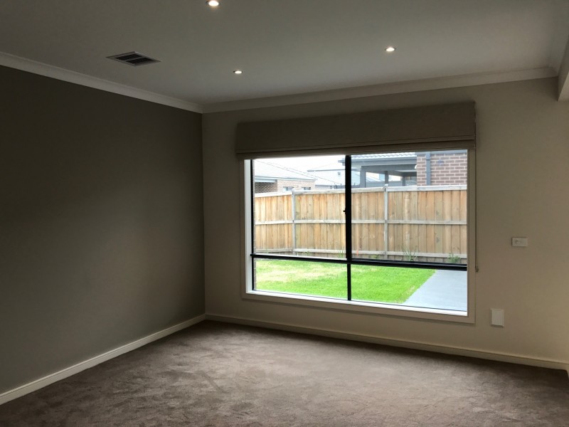 32 Lucy Crescent, Greenvale VIC 3059