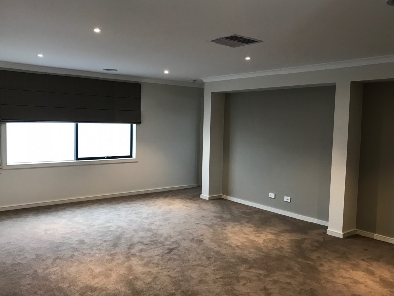 32 Lucy Crescent, Greenvale VIC 3059