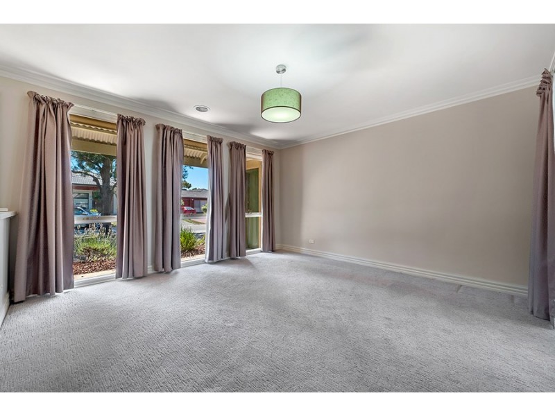 5 Taunton Place, Craigieburn VIC 3064