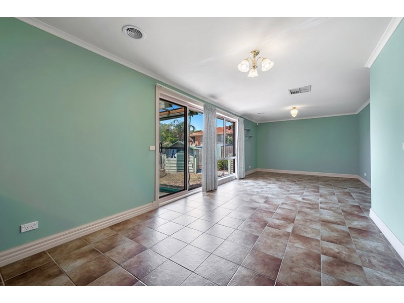 5 Taunton Place, Craigieburn VIC 3064