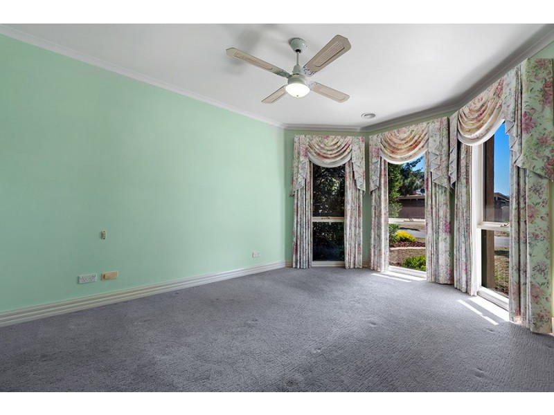 5 Taunton Place, Craigieburn VIC 3064