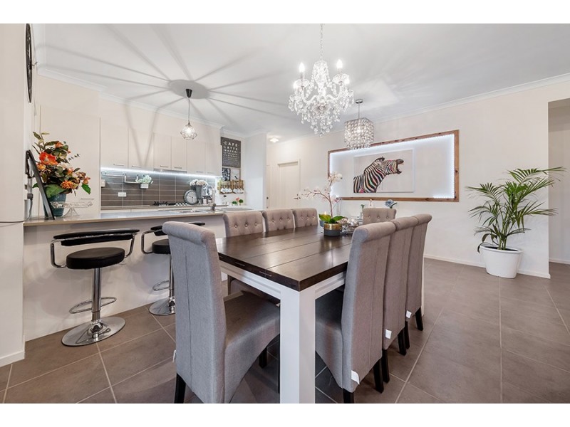 4 Iron Bridge Road, Craigieburn VIC 3064