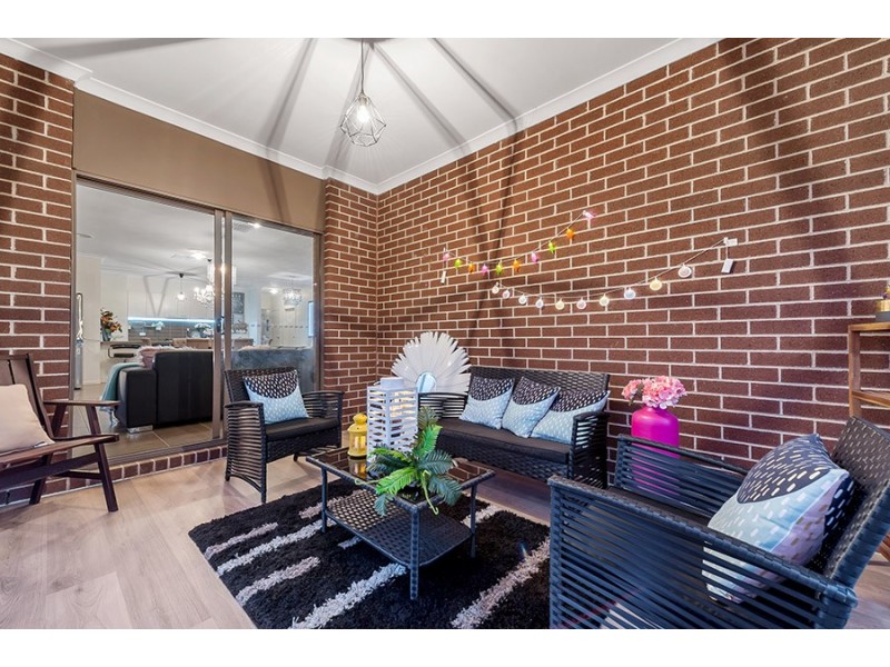 4 Iron Bridge Road, Craigieburn VIC 3064