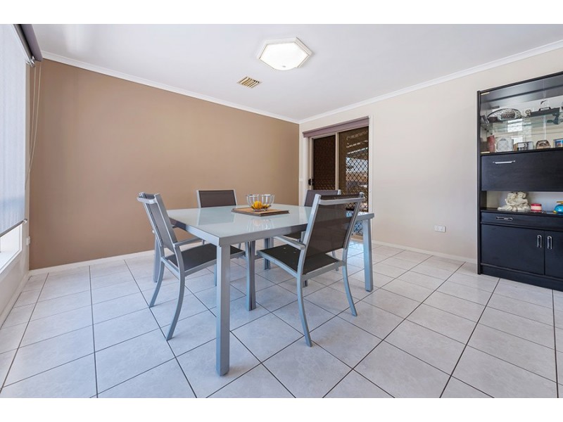 9 Chelmsford Court, Craigieburn VIC 3064