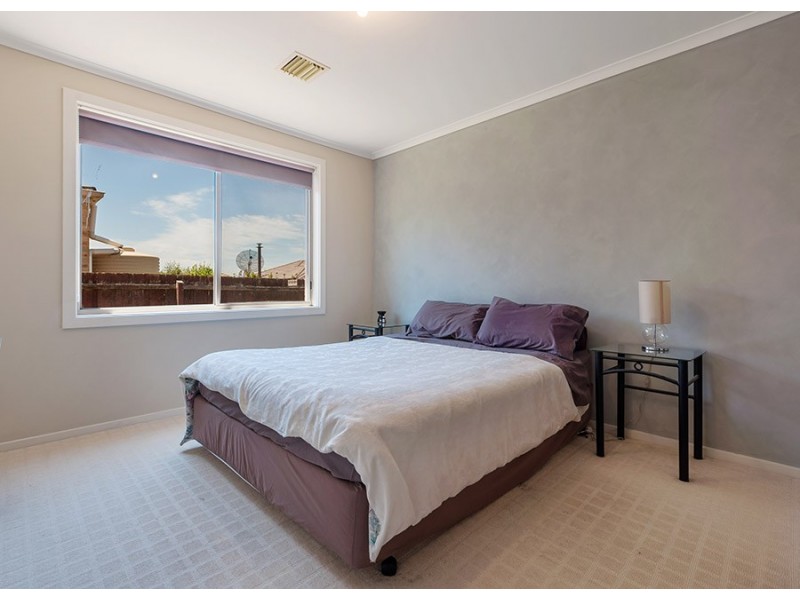 9 Chelmsford Court, Craigieburn VIC 3064