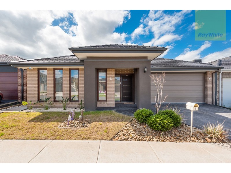 8 Iron Bridge Road, Craigieburn VIC 3064