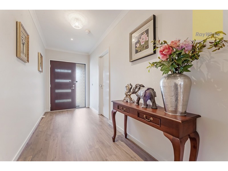 8 Iron Bridge Road, Craigieburn VIC 3064