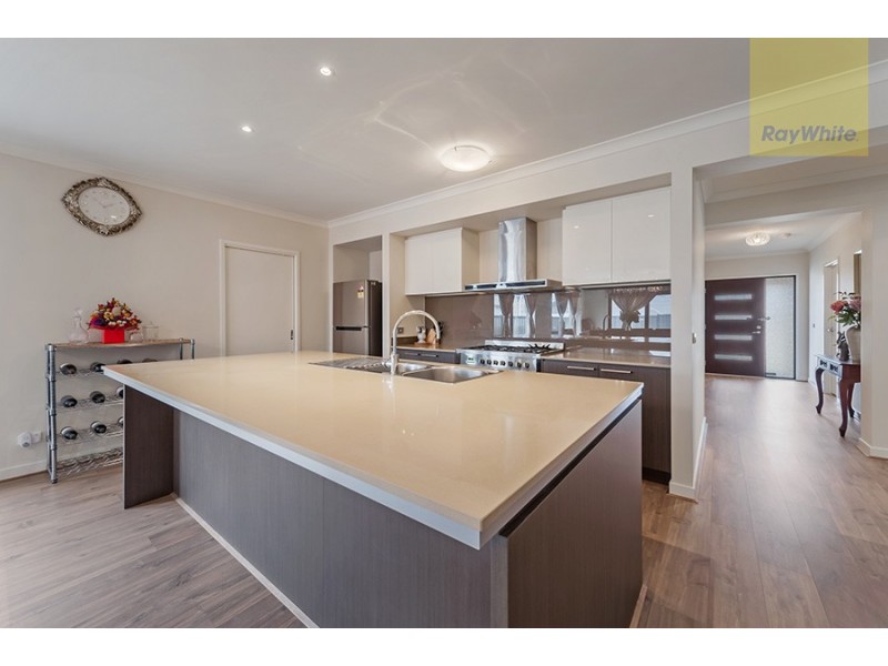 8 Iron Bridge Road, Craigieburn VIC 3064